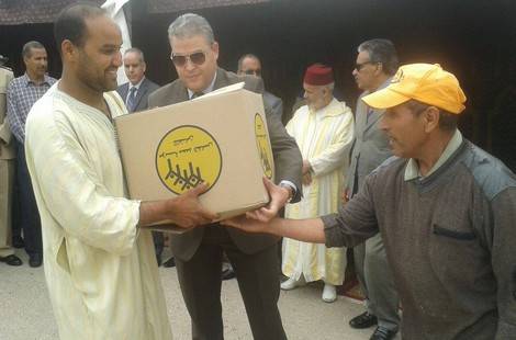 ساكنة طرفاية تستفيد من مساعدات رمضان