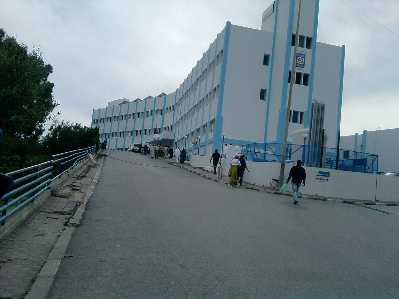 كارثة كبرى: مدينة طنجة بدون جهاز راديو للفحص بالأشعة