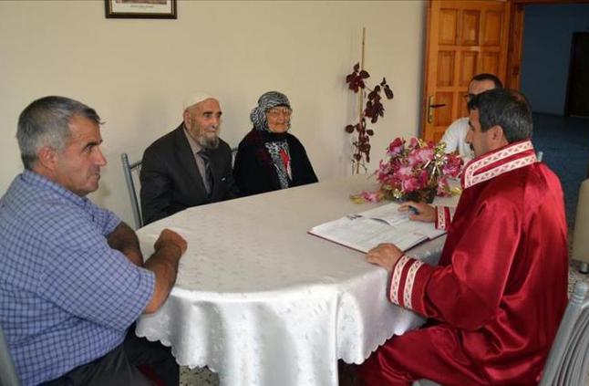 نهاية سعيدة لقصة حب بعد 77 عاما