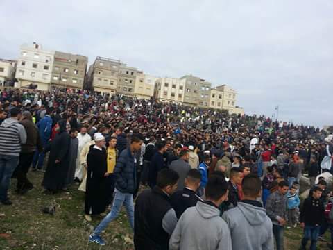 طنجة : جنازة الحري الشهيد الذي سقط ضحية العصابة الإجرامية في مدينة تفتقر للأمن !