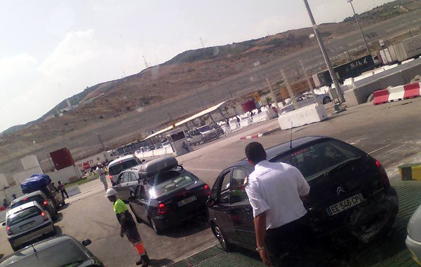 طنجة المتوسط..دخول أكثر من 300 ألف مسافر و ما يزيد عن 7000 سيارة في يوم واحد