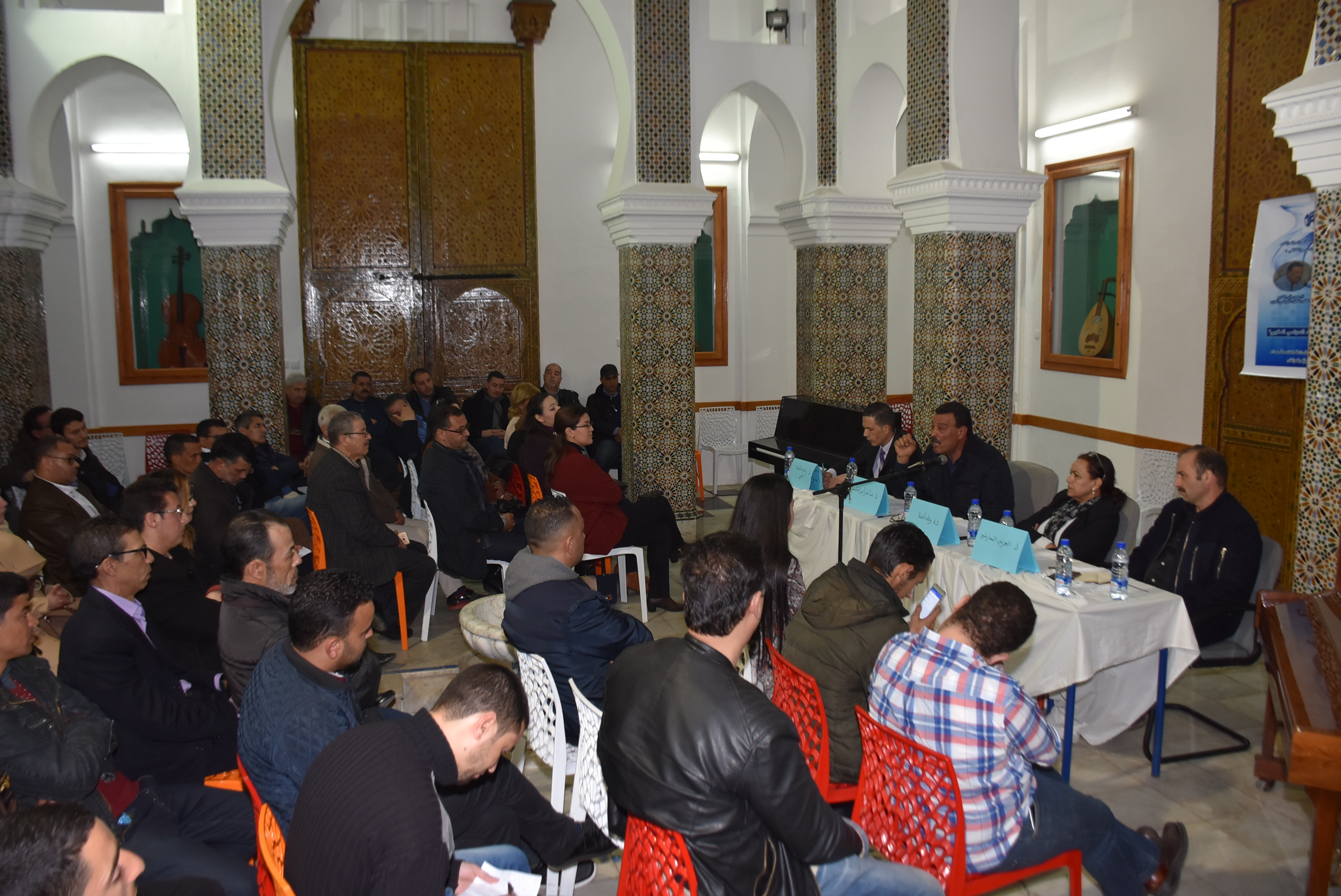 العرائش : المحرشي يلح على منح الشباب فرصة تدبير المرحلة المقبلة ؟!