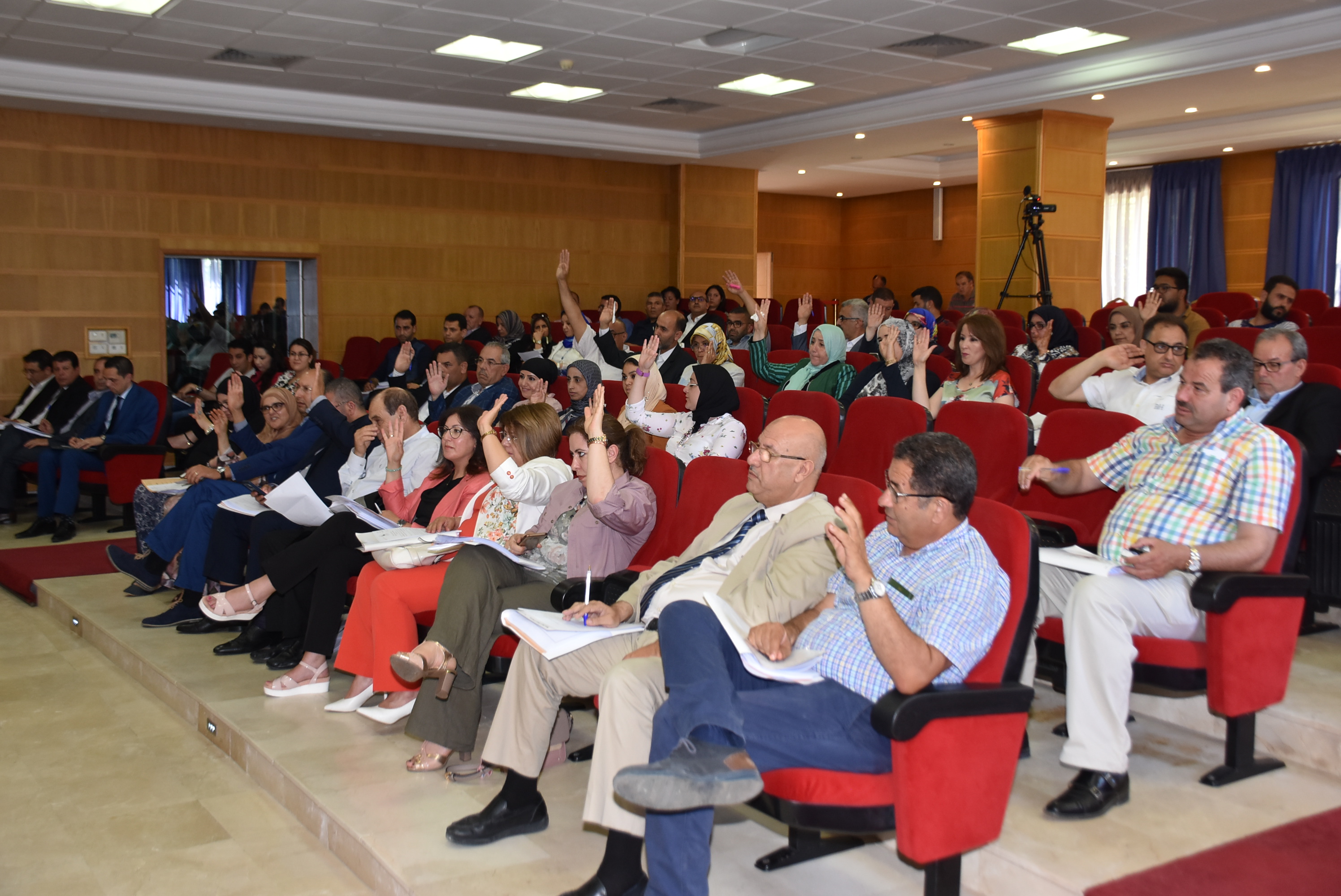 مجلس جهة طنجة تطوان الحسيمة يصادق على 20 نقطة !؟