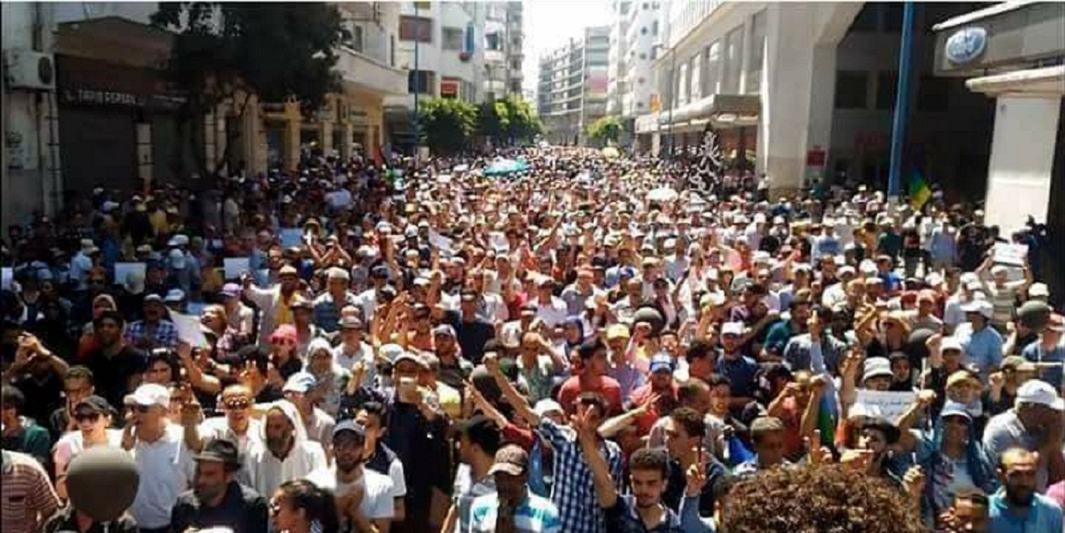 الآلاف في مسيرة احتجاجية للمطالبة بإطلاق سراح معتقلي حراك الريف