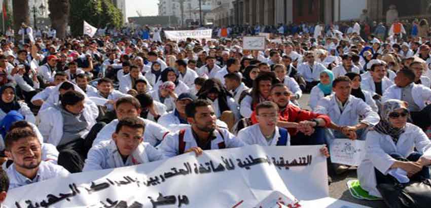 الأساتذة المتعاقدون يتحدون الوزارة باستمرارهم في الاحتجاج  !؟