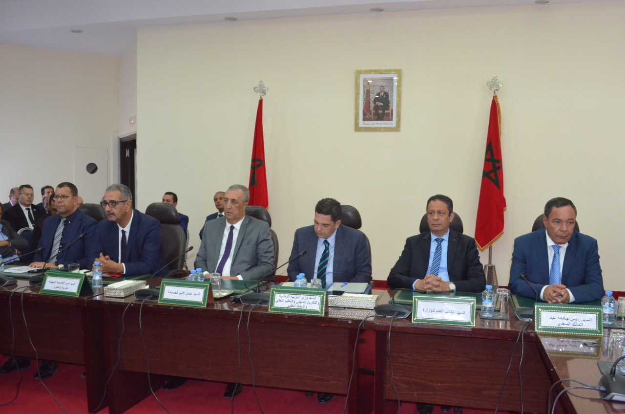 الحسيمة : أمزازي وشوراق يتفقدان أوراش بناء نواة جامعية بآيت قمرة !