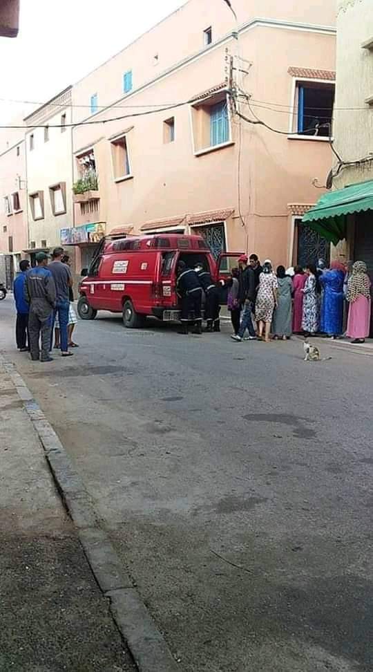 أزمور : شاب يلقي بنفسه من سطح منزلهم !؟