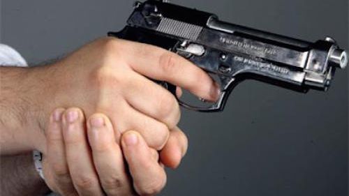 ضابط شرطة يطلق النار على جانح بالخميسات !