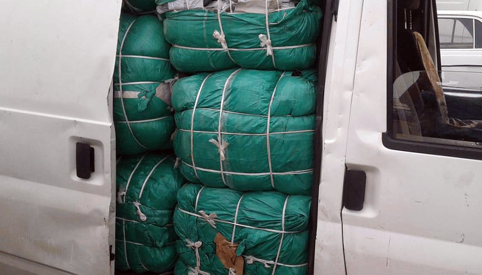 الناضور : الجمارك تحبط محاولة تهريب كمية كبيرة من الملابس المستعملة !