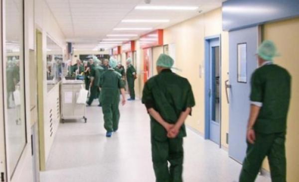 وزير التجهيز : الحكومة مستعدة لجلب أطباء من الأردن والهند ! 