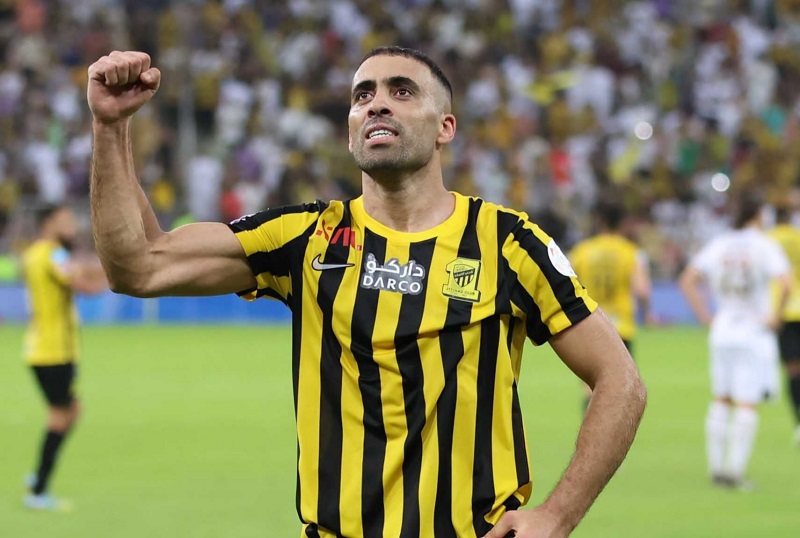 أندية سعودية تتسابق لضم اللاعب حمد الله  !