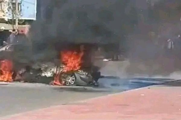 سلا : شخص يقدم على حرق نفسه وسيارته يسبب تحرير مخالفة !؟