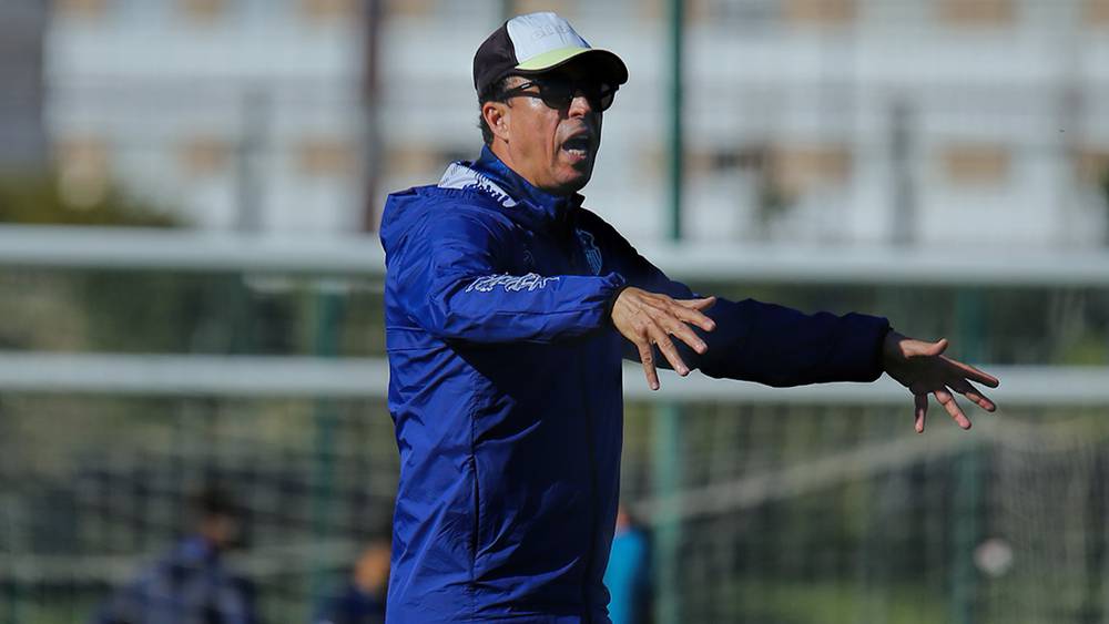 هلال الطير يرفض إجراء التداريب بسبب غياب لاعبي اتحاد طنجة  !؟