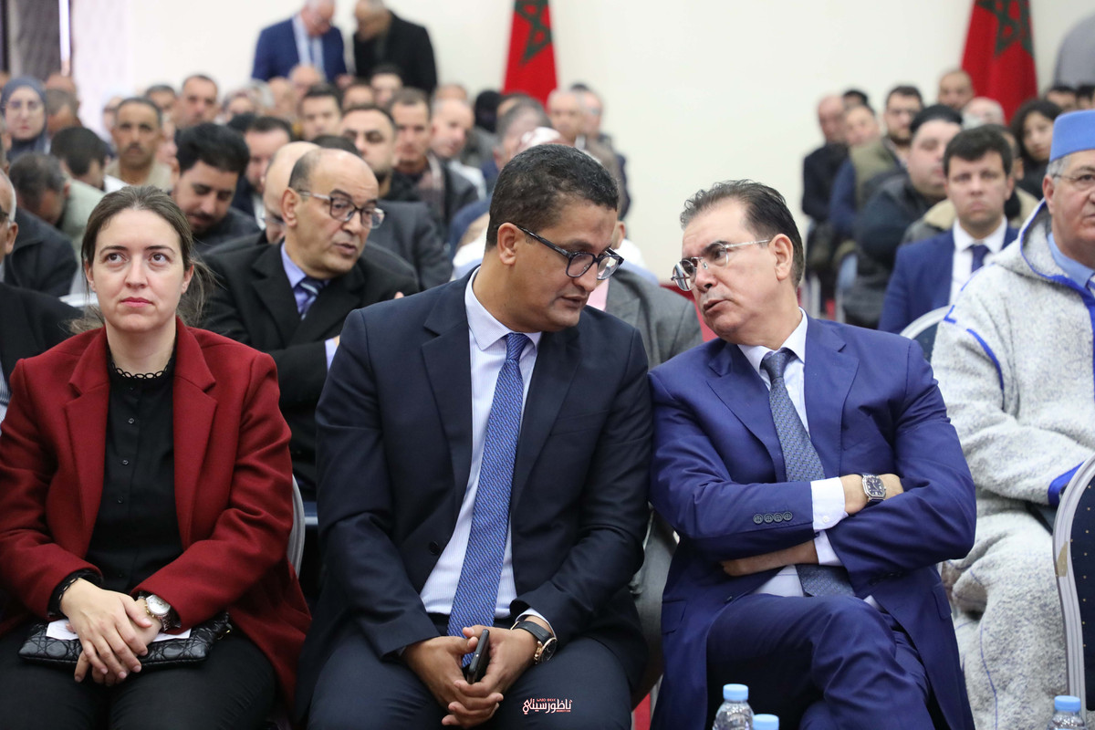  الحسيمة : تتبع أشغال المناظرة الوطنية للجهوية المتقدمة عبر تقنية التناظر المرئي!
