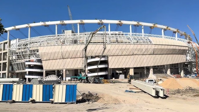 تأخير افتتاح ملعبي الرباط وطنجة !
