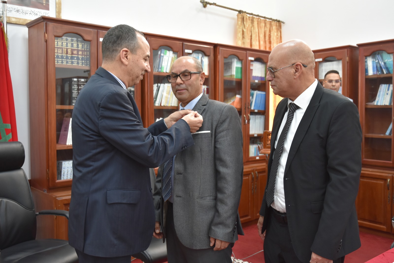 المديرية الإقليمية للعدل بالحسيمة تنظم حفلا لتوشيح موظفين بأوسمة ملكية شريفة