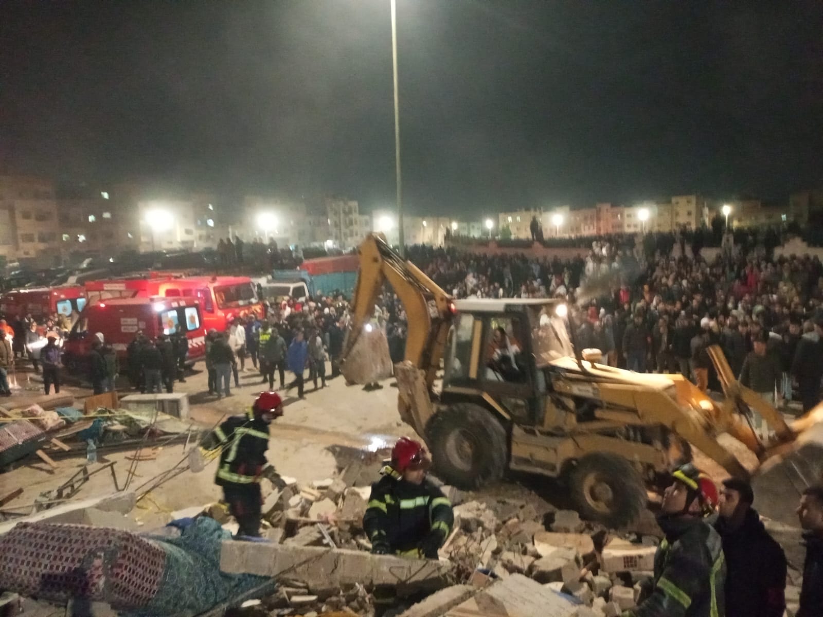 ارتفاع حصيلة انهيار عمارتين سكنيتين بحي المسيرة بفاس إلى 22 وفاة ، بينهم 4 أطفال!