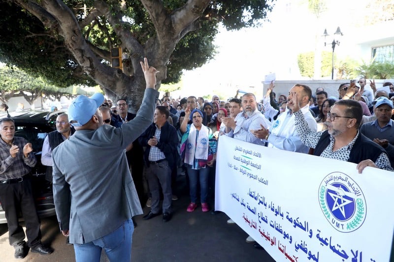 تطوان: عمال النظافة ينتظرون رواتبهم.. والحياة لا تنتظر