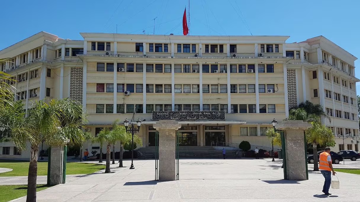 طنجة: صفقة نظافة تفتح جبهة جديدة في حرب 