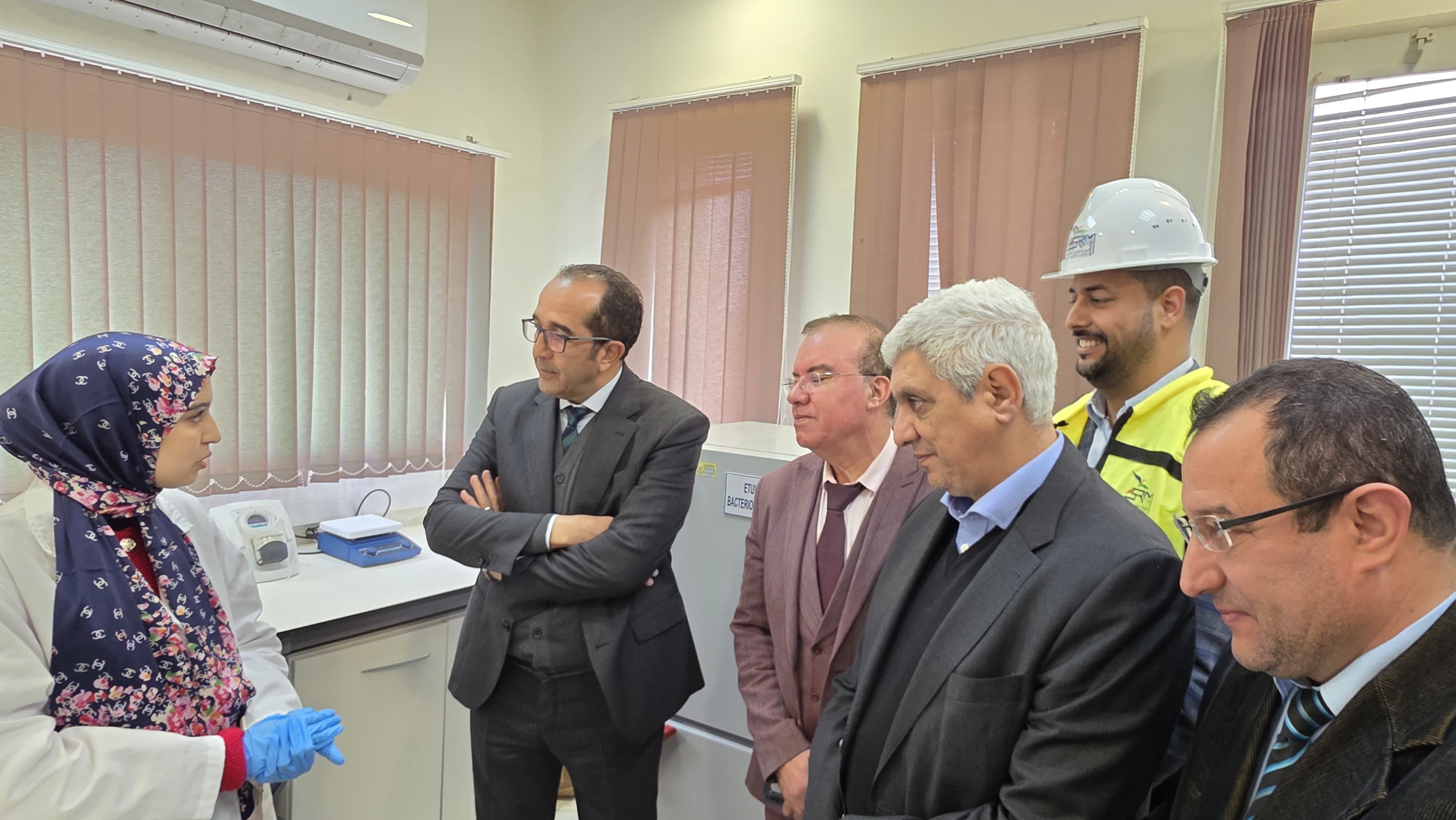  الحسيمة: عامل الإقليم يتفقد محطة معالجة المياه العادمة بحضور رئيس مجلس المدينة ونوابه ويؤكد دورها الحيوي في حماية البيئة