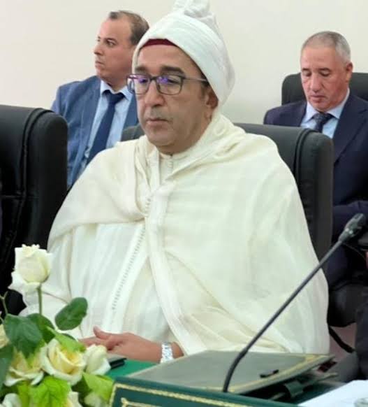  الحسيمة بين عطلة المسؤولين وانتظارات المواطنين… من يدبّر شؤون الإقليم؟