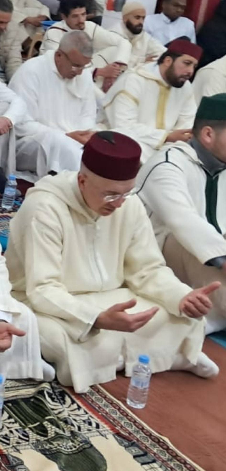 عامل إقليم بولمان يؤدي صلاة ليلة القدر بالمسجد الأعظم بميسور