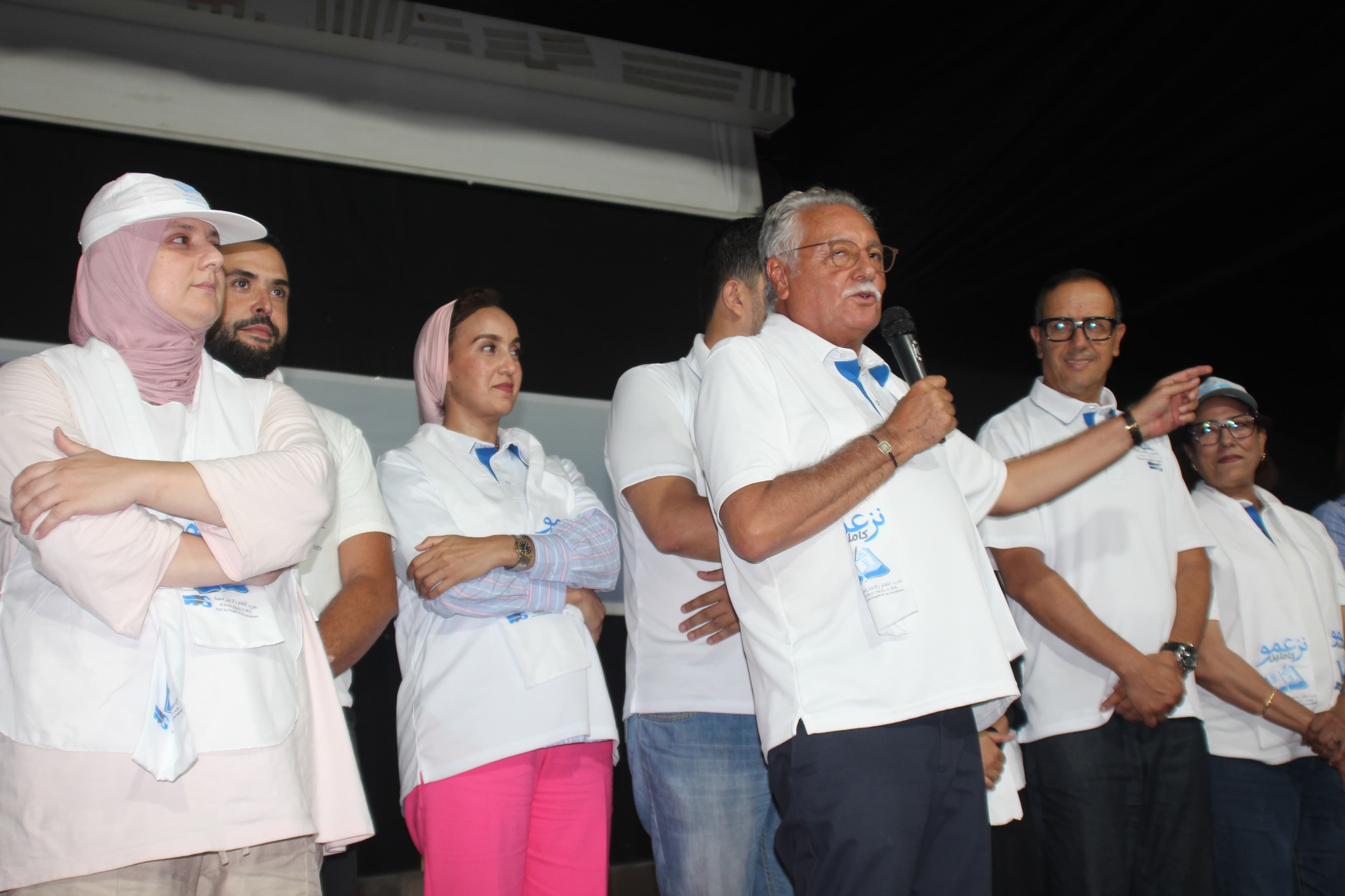 طنجة: حزب التقدم والاشتراكية ينظم مهرجاناً خطابياً بحضور محمد نبيل بنعبد الله الأمين العام للحزب. 
