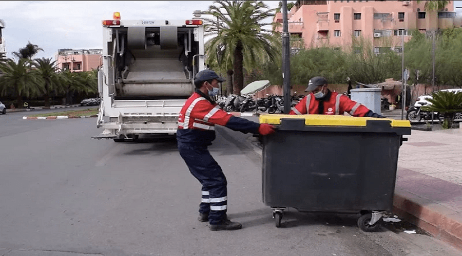 عمال النظافة بطنجة.. ضحايا التعنت المفوض والطعنات النقابية!