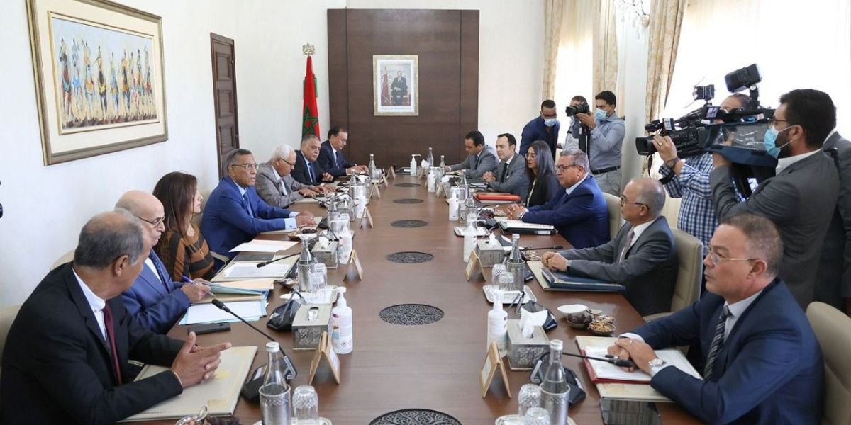 مفارقة الحوار الاجتماعي: كيف ينسى 