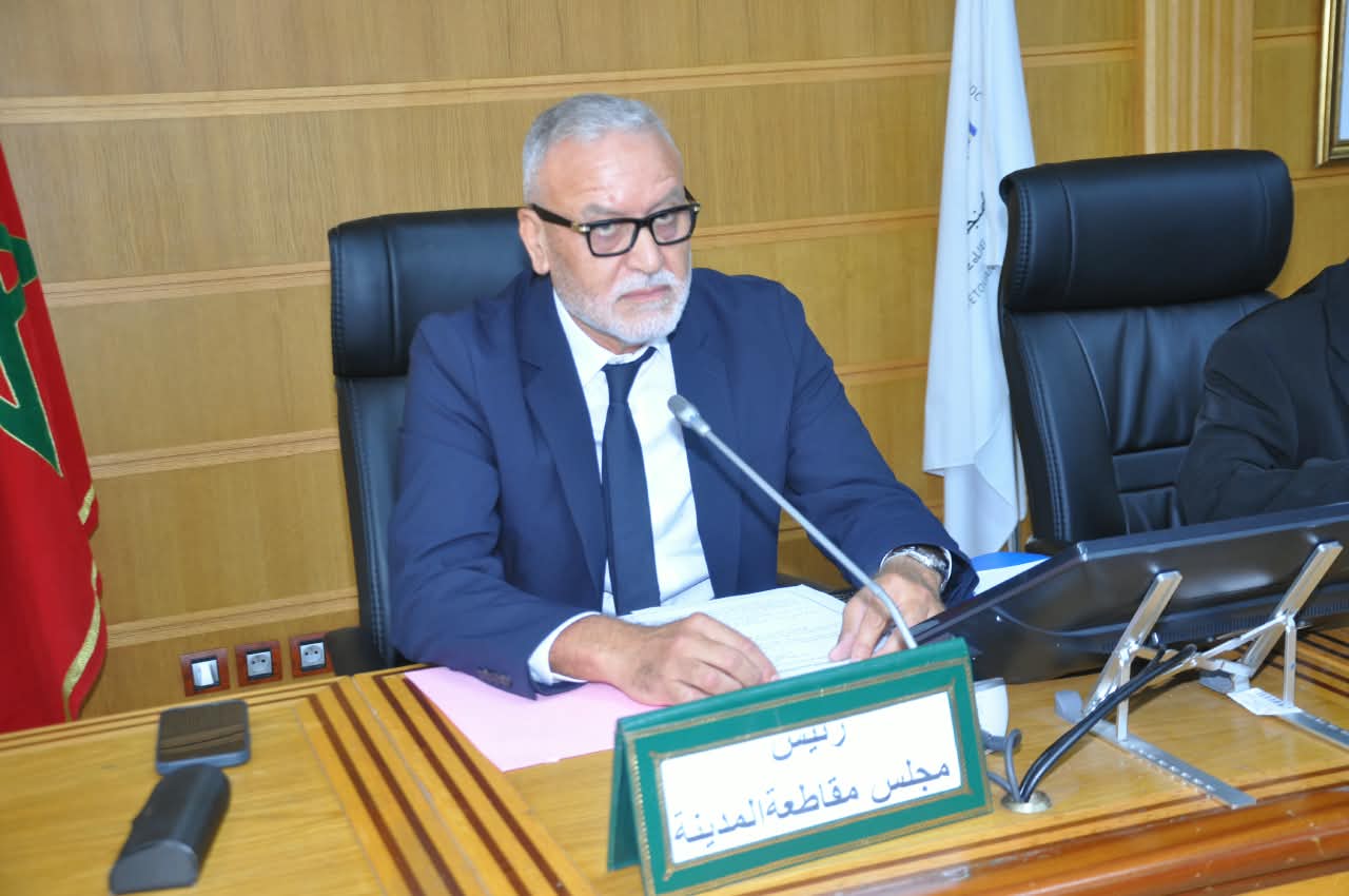 في دورتها الشهرية العادية ، مقاطعة طنجة المدينة تفتح ملف المقابر والدفن.. والمستشار عصام الطالبي يدعو إلى تخصيص وعاء عقاري جديد